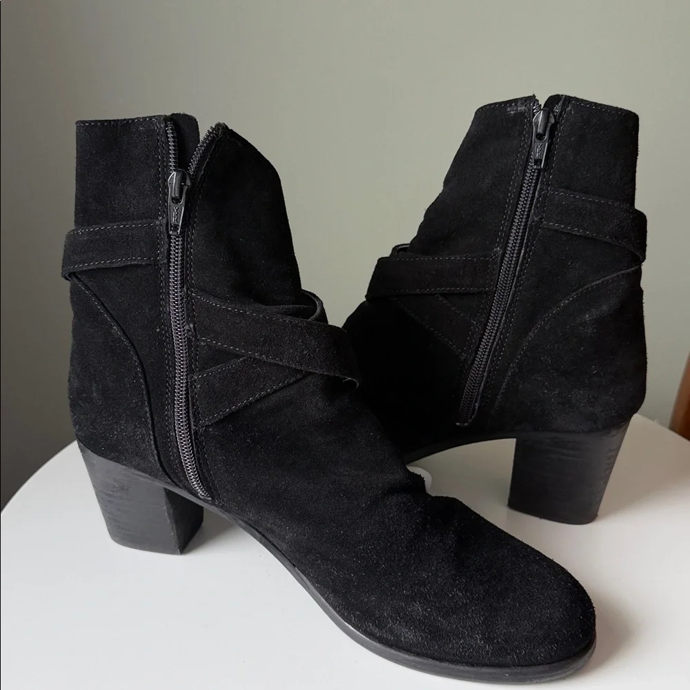 Anthropologie Matisse Harper black suede leather ankle boots “tulip collar”